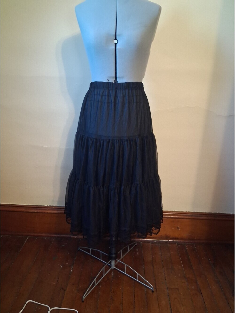 Vintage 40s/50s Style Petticoat Malco Modes Size Medium Black Long